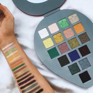 ✨NIB Jeffree Star Cosmetics Alien Eyeshadow Pallet